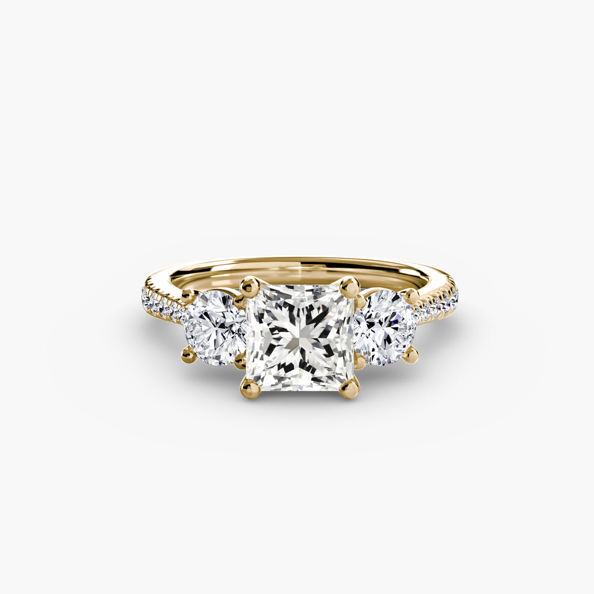 Bague Trois Pierres avec Anneau Pavé